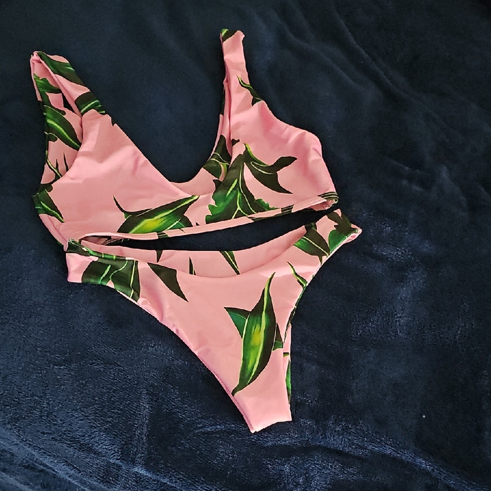 New Without Tag Pink Bikini with Green Leaf Design